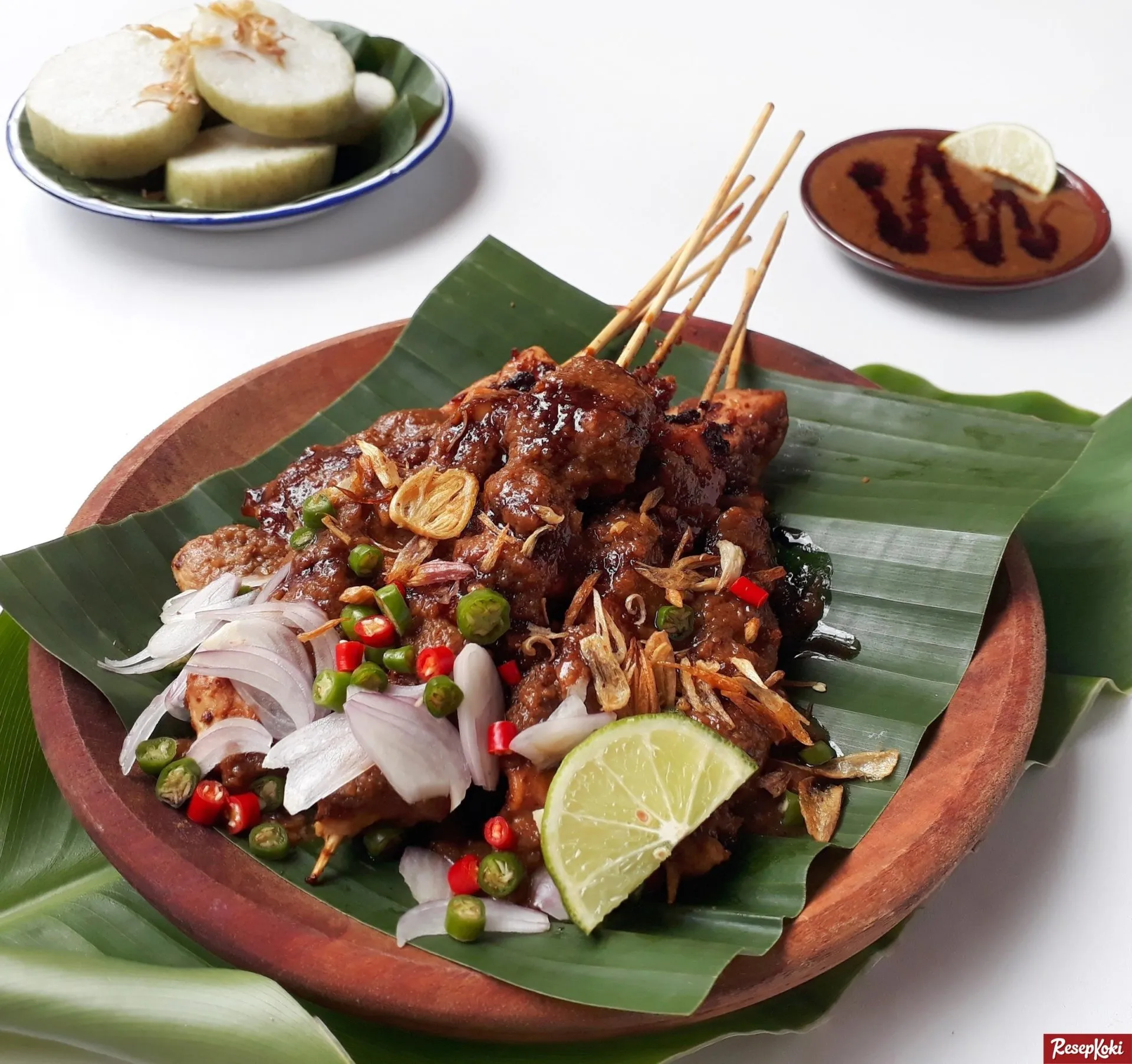 Sate Ayam dan Kambing Bang Romis: Rasa Legenda di Tritih Kulon